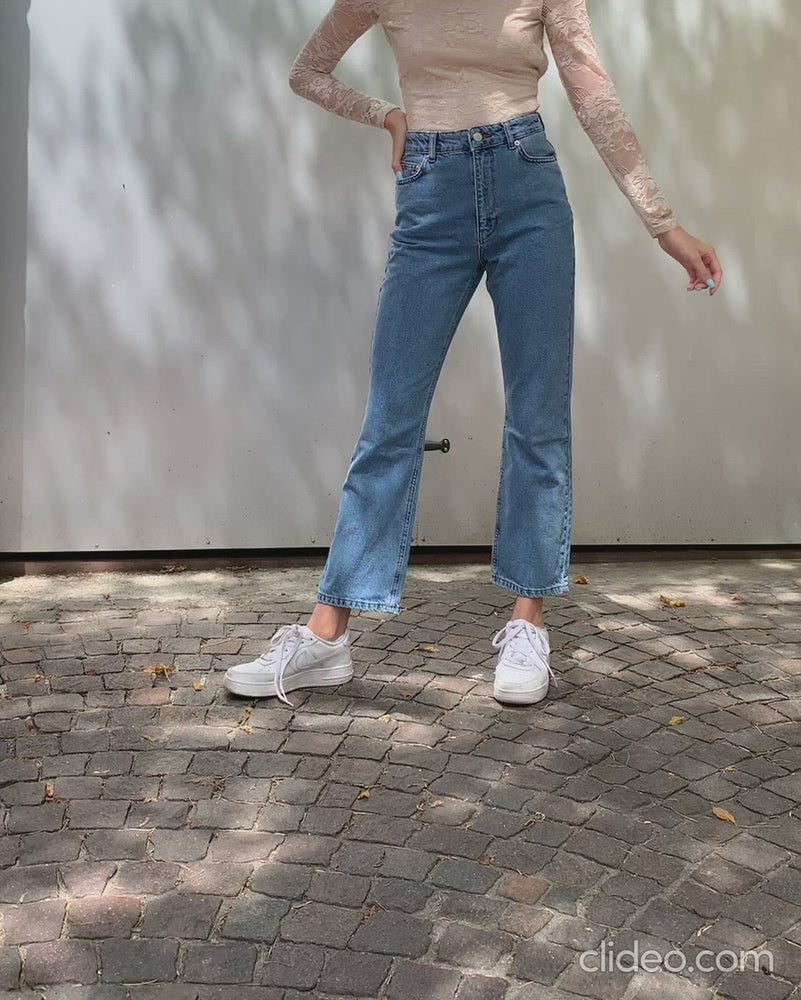 
                  
                    Load and play the video in the Gallery viewer,High waist straight jeans - NAKD vetements
                  
                