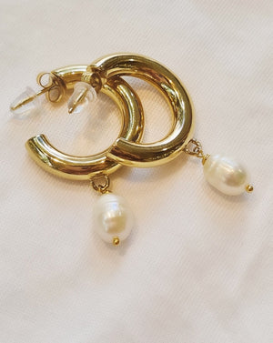 
                  
                    Charger l&amp;#39;image dans la galerie, Boucle d’oreilles en vraie perle
                  
                