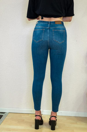
                  
                    Load the image in the gallery,Jeans bleu foncé coupé - Flow Fashion 
                  
                